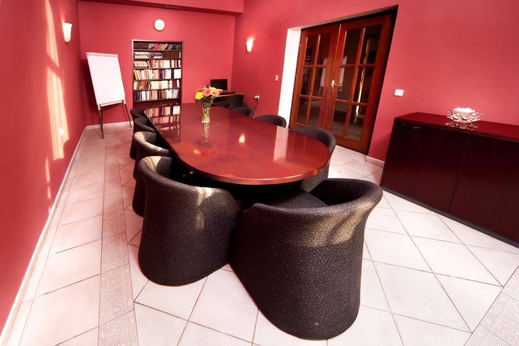 Select Hotel 3*