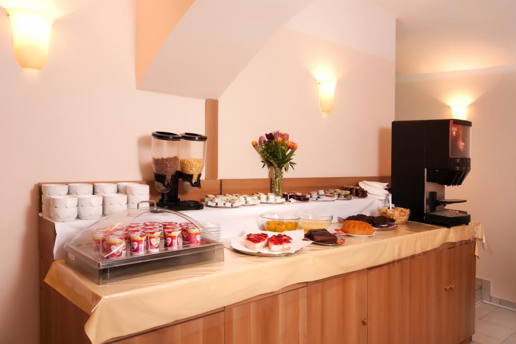 Select Hotel 3*