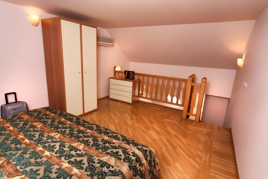Select Hotel