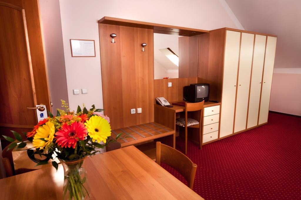 Select Hotel